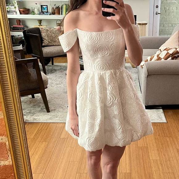 Valentina Dress in White by Amanda Uprichard - Picture 7 of 15